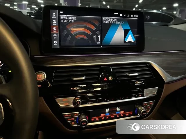 BMW 5 Series (G30) 2023 Белый из Кореи, фото 3