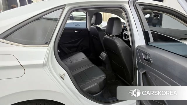 Volkswagen 7th Generation of Jetta 2023 Белый из Кореи, фото 3