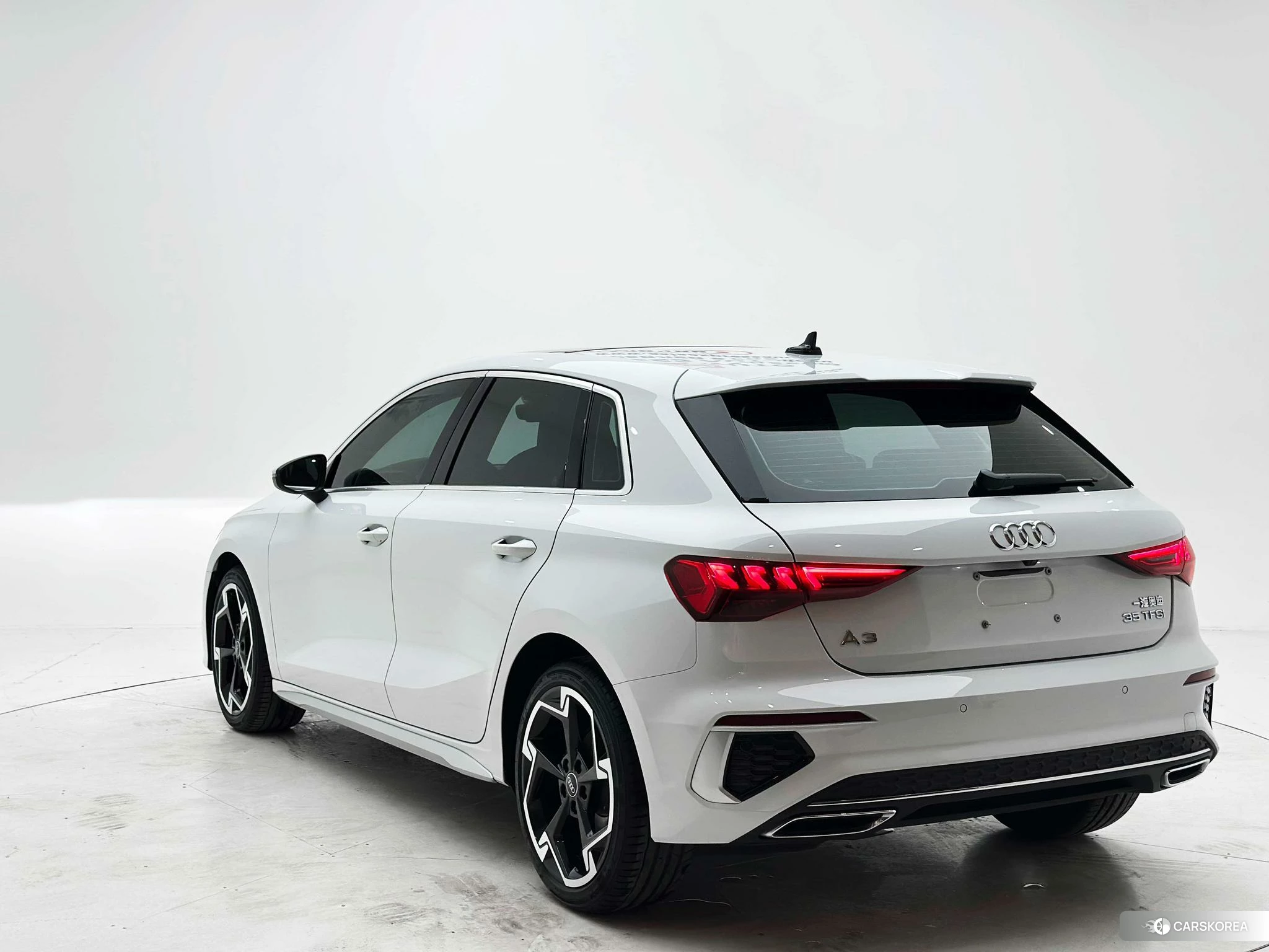 Audi A3 2023 Белый из Китая, фото 3