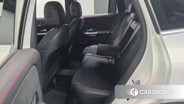 Mercedes-Benz GLA - Class H247 2023 Белый из Кореи, фото 3
