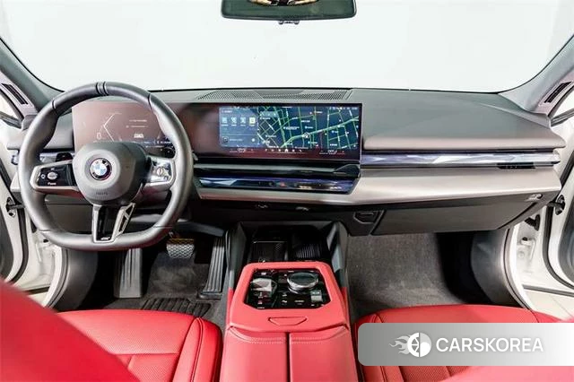 BMW 5 series 2025 Белый из Китая, фото 3