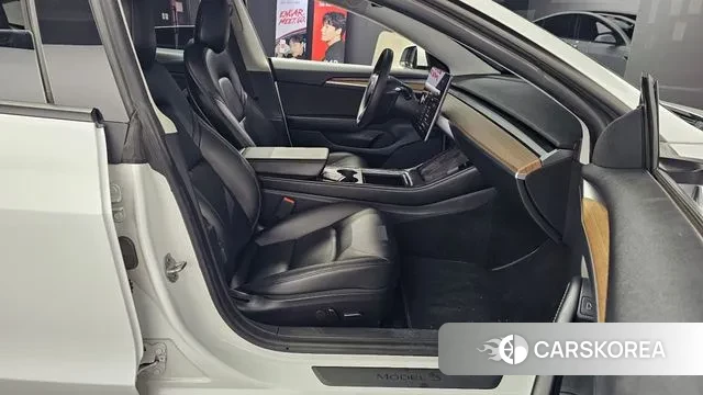 Tesla Model 3 2021 Белый из Кореи, фото 3