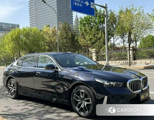 BMW 5 series 2025 Черный из Китая, фото 3