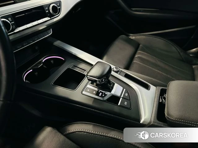 Audi A4L 2022 Черный из Китая, фото 3