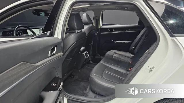 Kia The New K5 3rd generation 2023 Белый из Кореи, фото 3