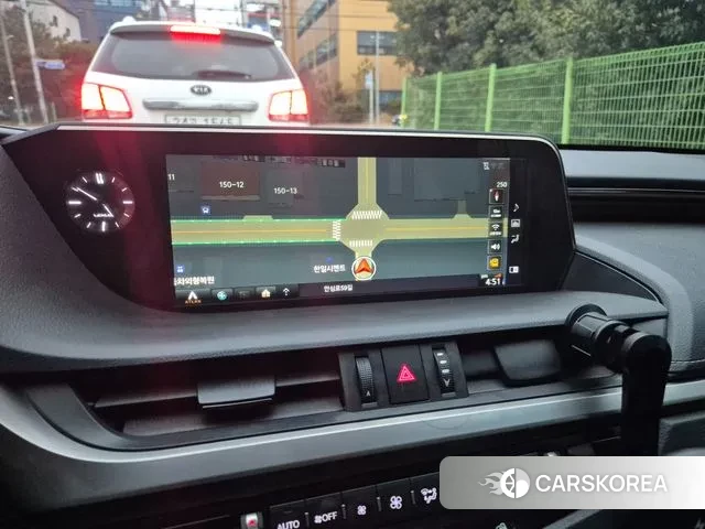 Lexus ES300h 7th generation 2018 Серебряный из Кореи, фото 3