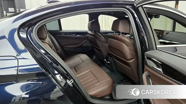 BMW 5 Series (G30) 2021 Черный из Кореи, фото 3