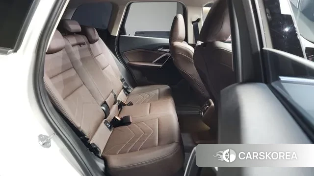 BMW iX1 (U11) 2023 Белый из Кореи, фото 3