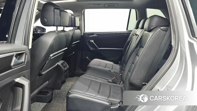 Volkswagen Tiguan Allspace 2020 Серебряный из Кореи, фото 3