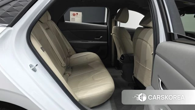 Hyundai The New Avante (CN7) 2023 Белый из Кореи, фото 3