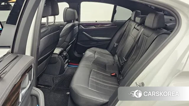 BMW 5 Series (G30) 2022 Белый из Кореи, фото 3