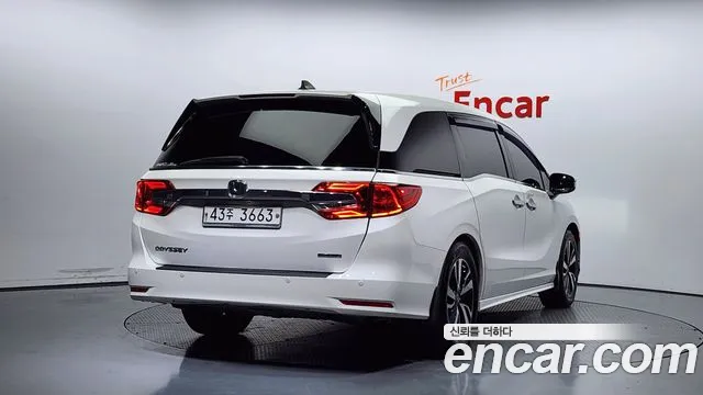Honda Odyssey 2018 Белый из Кореи, фото 3