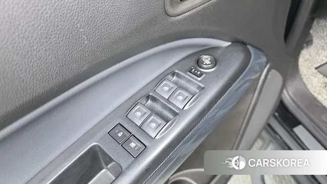 Chevrolet (GM Daewoo) Real New Colorado 2022 Черный из Кореи, фото 3