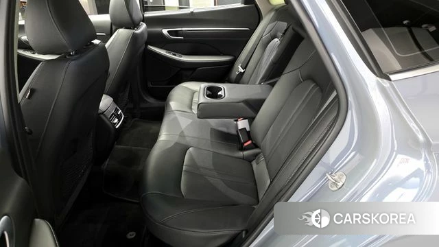Hyundai Sonata D Edge Hybrid (DN8) 2024 Серебристо-серый из Кореи, фото 3