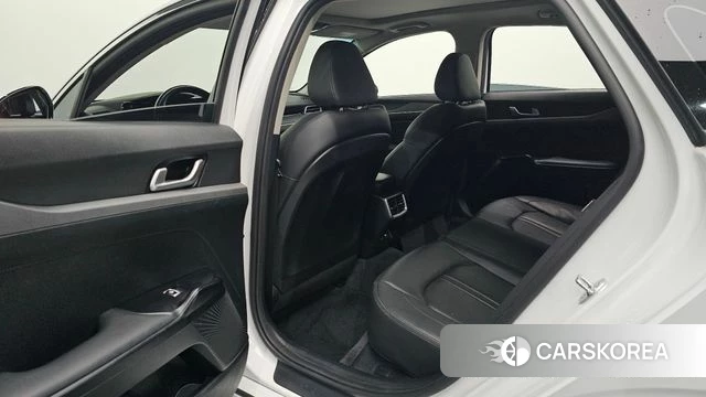 Kia K5 3rd generation 2023 Белый из Кореи, фото 3