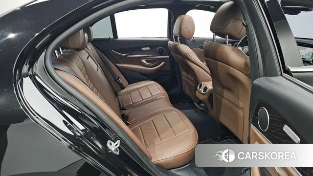 Mercedes-Benz E-Class W213 2023 Черный из Кореи, фото 3