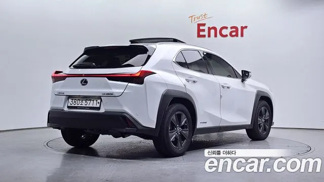 Lexus UX250h id 2701531 из Кореи 3