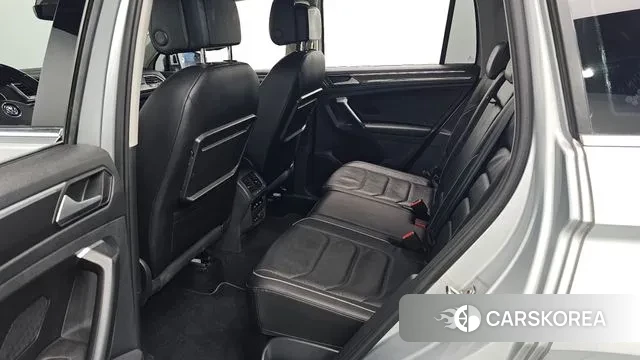 Volkswagen Tiguan second Generation 2020 Серебристо-серый из Кореи, фото 3