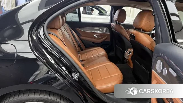 Mercedes-Benz E-Class W213 2019 Черный из Кореи, фото 3