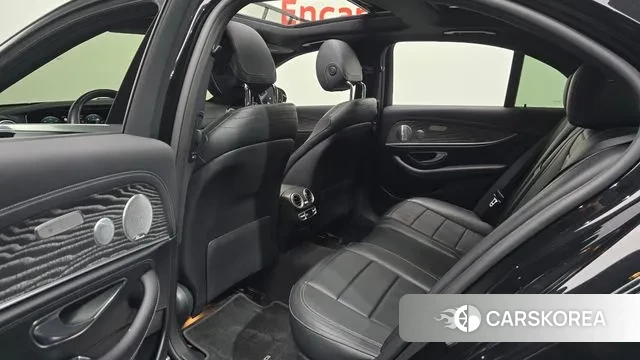 Mercedes-Benz E-Class W213 2021 Черный из Кореи, фото 3