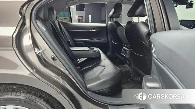 Toyota Camry (XV70) 2023 Коричневый из Кореи, фото 3