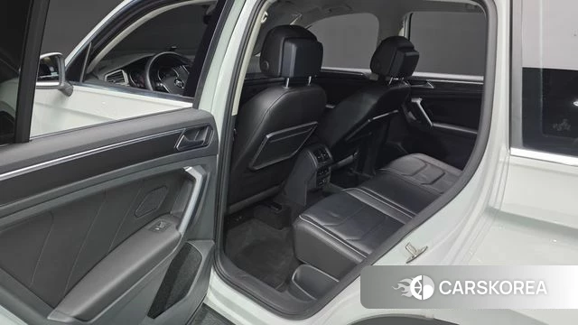 Volkswagen Tiguan second Generation 2020 Белый из Кореи, фото 3