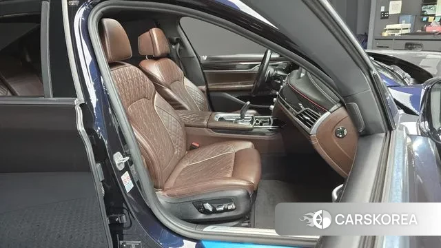 BMW 7 Series (G11) 2021 Черный из Кореи, фото 3