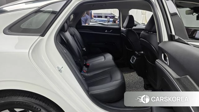Kia The New K5 3rd generation 2024 Белый из Кореи, фото 3