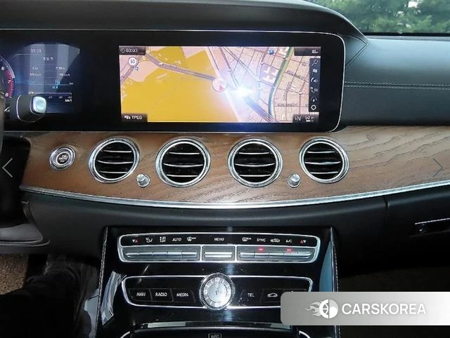 Mercedes-Benz E-Class W213 2019 Белый из Кореи, фото 3