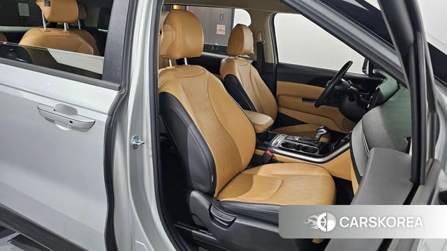 Kia Carnival 4th generation 2022 Серебряный из Кореи, фото 3