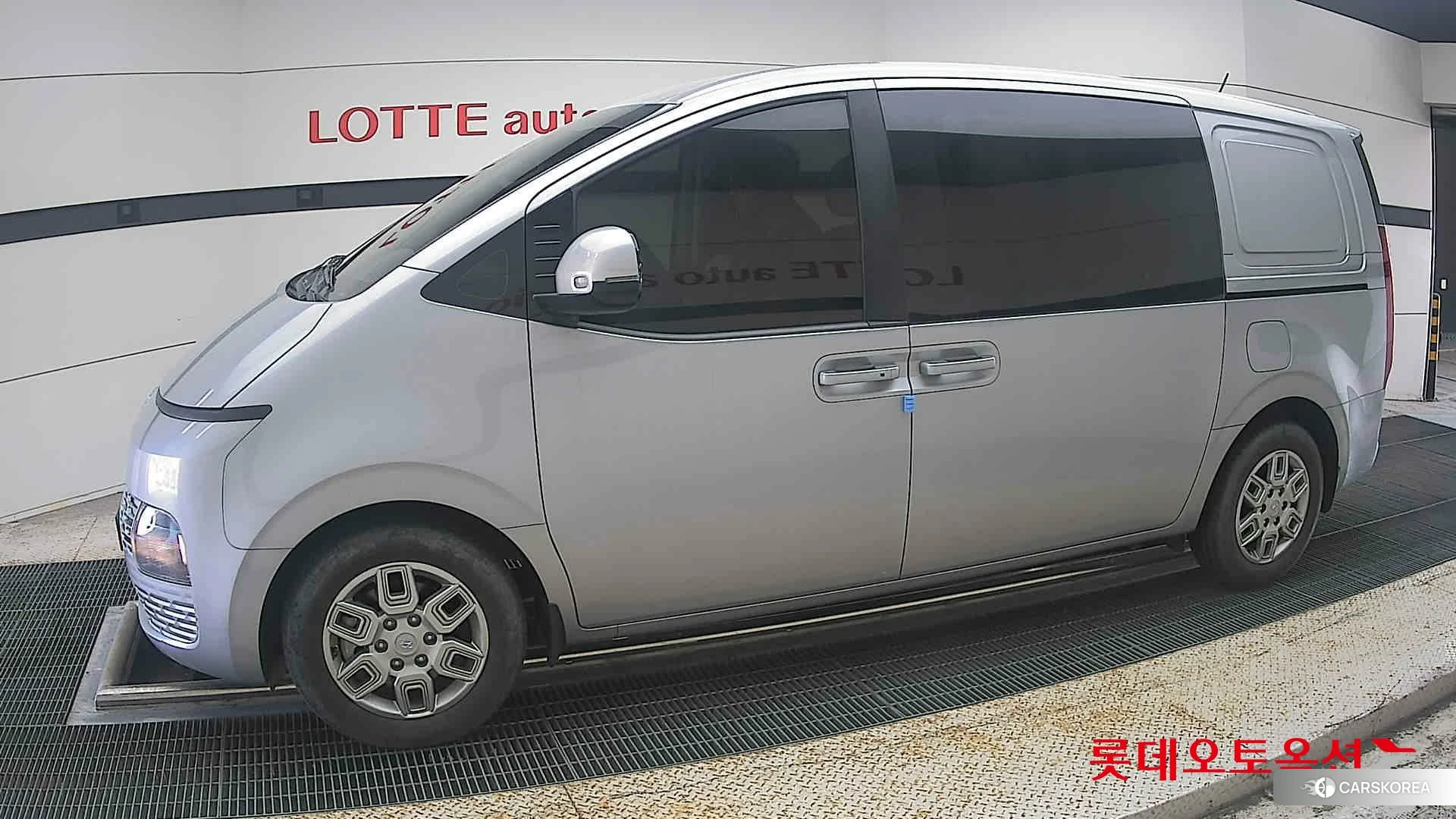 Hyundai Staria 2023 Другое из Кореи, фото 3