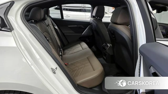 BMW 5 Series (G60) 2024 Белый из Кореи, фото 3