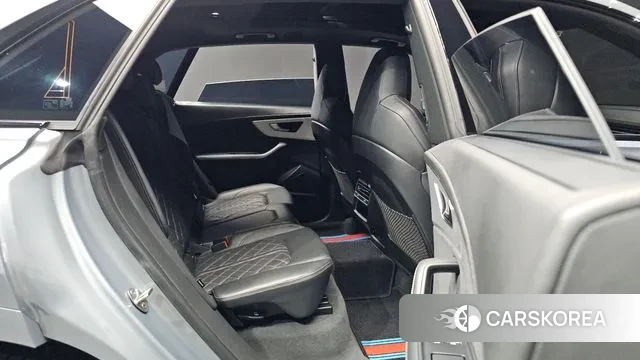 Audi Q8 (4M) 2023 Серебристо-серый из Кореи, фото 3