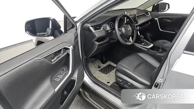 Toyota RAV4 5th Generation 2023 Серебристо-серый из Кореи, фото 3