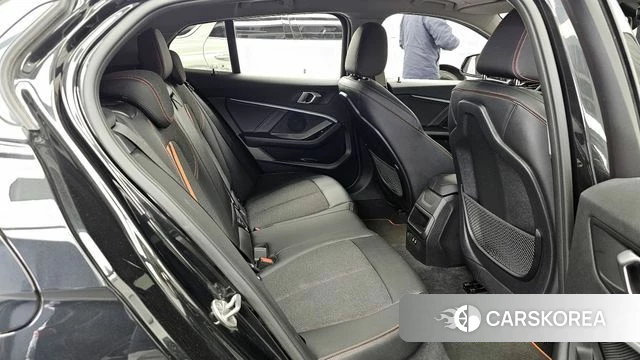 BMW 1 Series (F40) 2021 Черный из Кореи, фото 3