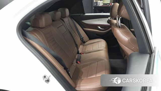 Mercedes-Benz E-Class W213 2021 Белый из Кореи, фото 3