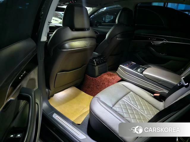 Audi A8 2022 Черный из Китая, фото 3