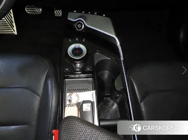 Kia EV6 2023 Серебристо-серый из Кореи, фото 3