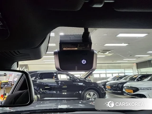 BMW 5 Series (G30) 2022 Серебристо-серый из Кореи, фото 3