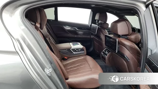 BMW 7 Series (G11) 2020 Серебристо-серый из Кореи, фото 3