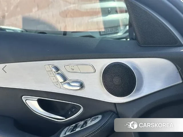 Mercedes-Benz C-Class W205 2018 Черный из Кореи, фото 3