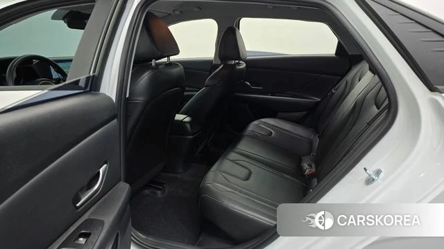 Hyundai Avante Hybrid (CN7) 2023 Белый из Кореи, фото 3