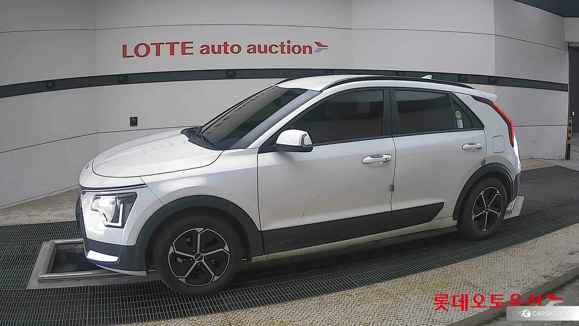 Kia Niro Hybrid 2024 Snow White Pearl (optional) из Кореи, фото 3