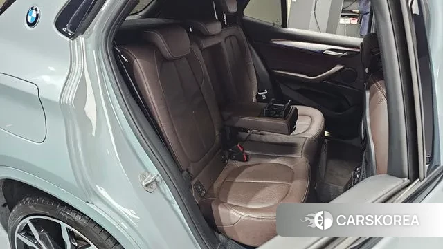 BMW X2 (F39) 2022 Светло-серебряный цвет из Кореи, фото 3