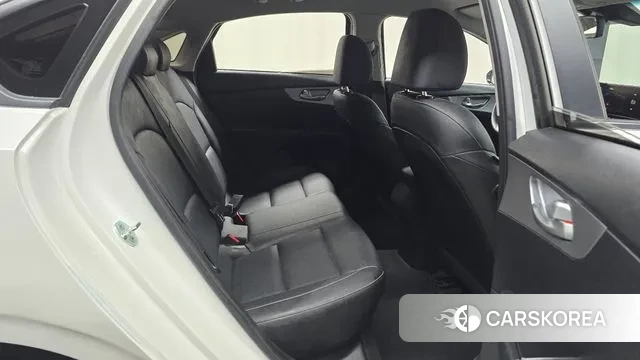 Kia The New K3 2nd generation 2022 Белый из Кореи, фото 3