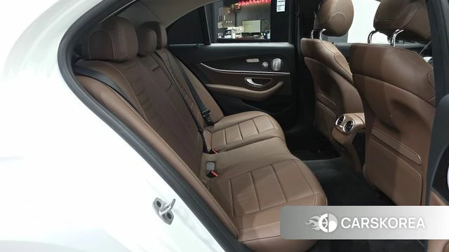Mercedes-Benz E-Class W213 2020 Белый из Кореи, фото 3