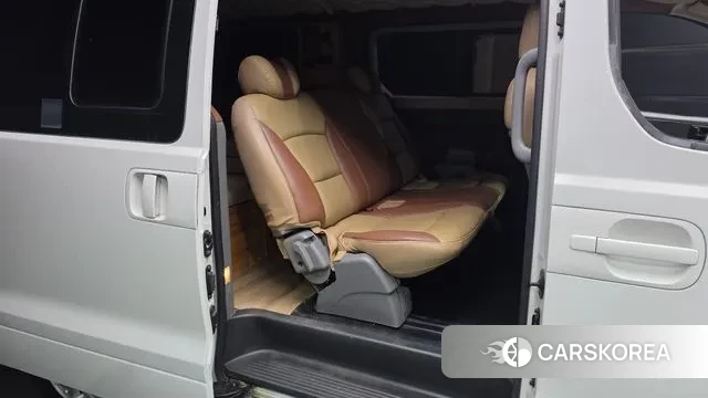 Hyundai Grand Starex 2018 Белый из Кореи, фото 3