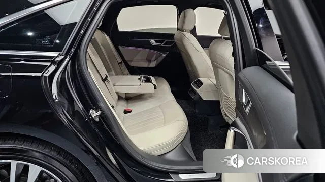 Audi A6 (C8) 2023 Черный из Кореи, фото 3