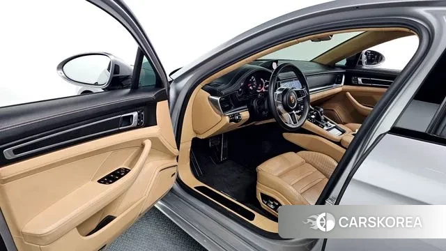 Porsche Panamera (971) 2020 Серебристо-серый из Кореи, фото 3