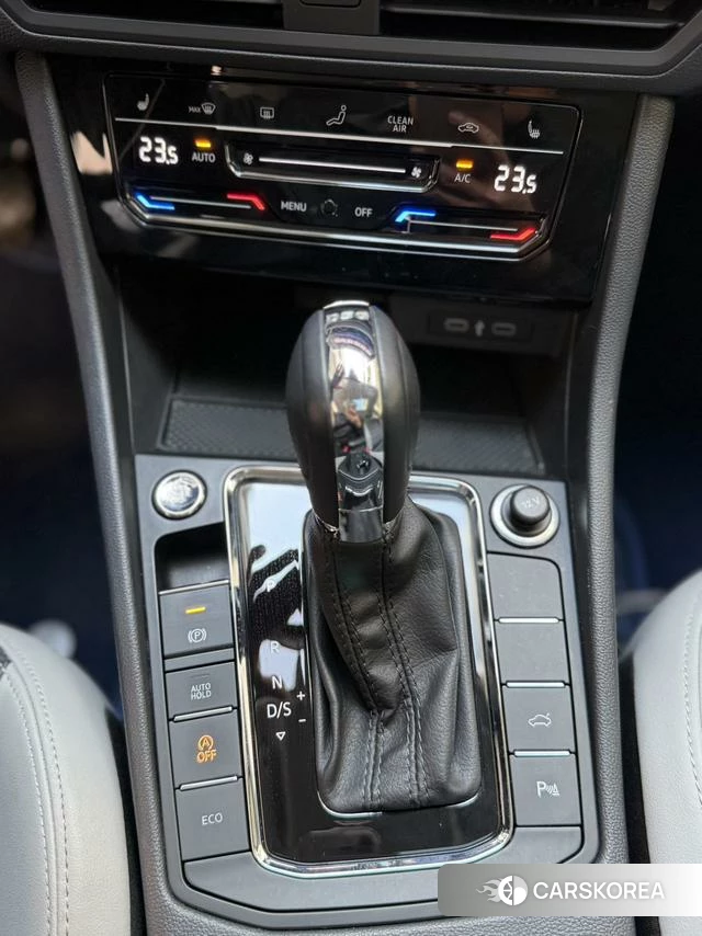 Volkswagen Bora 2023 Белый из Китая, фото 3
